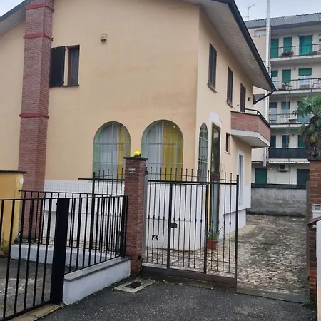 La Torre Di Cry & Cry Apartment Magenta